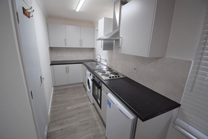 Studio To Rent In Queens Road, Slough, SL1
