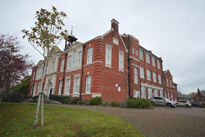 2 Bedroom Flat For Sale In Tabor House, Coggeshall Road, Braintree, CM7