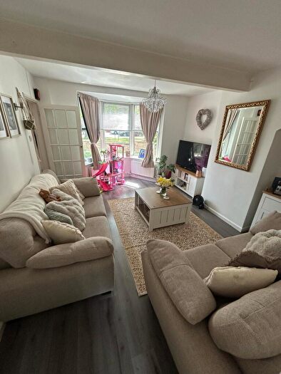 2 Bedroom End Of Terrace House To Rent In Canterbury Road, Morden, SM4