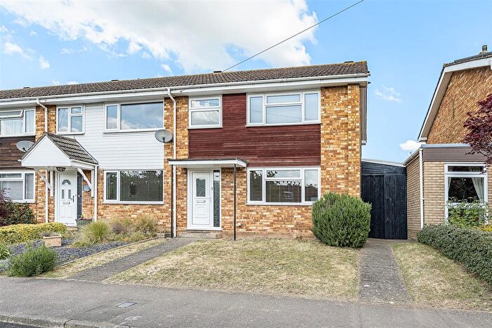 3 Bedroom End Of Terrace House For Sale In The Wick, Kimpton, SG4