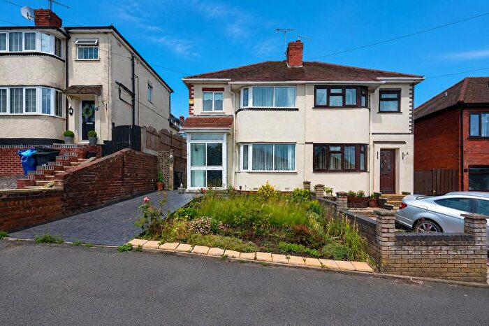 3 Bedroom Semi Detached House For Sale In Glenfern Road, Coseley, Bilston, Bilston, WV14