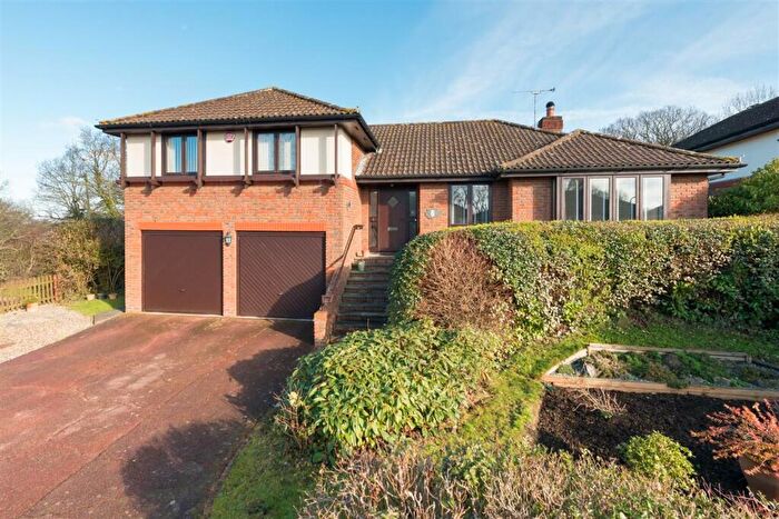 4 Bedroom Detached House For Sale In Dukeswood, Chestfield, CT5