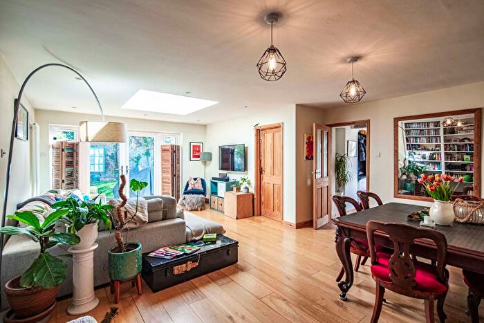 3 Bedroom Property For Sale In West Way, Goring On Thames, RG8