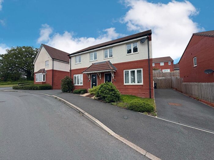 3 Bedroom Semi Detached House To Rent In Farley Grove, Exeter, EX1