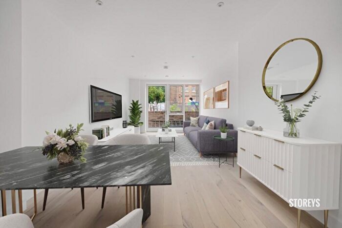 2 Bedroom Apartment To Rent In Keepers Yard, The Roundway, London, N17