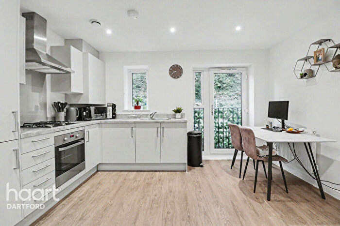 1 Bedroom Apartment For Sale In Aspdin House, Bazley Close, Swanscombe, DA10