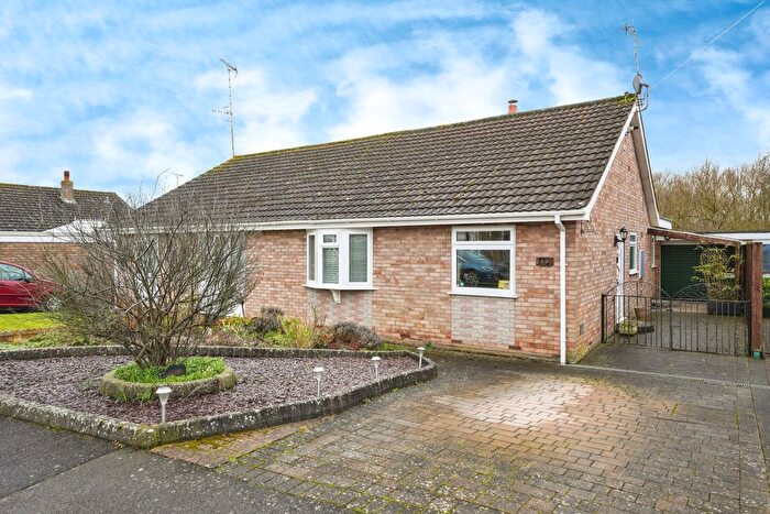 3 Bedroom Bungalow For Sale In Columbia Drive, Worcester, Worcestershire, WR2