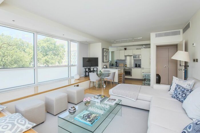 1 Bedroom Flat To Rent In Grosvenor Road, London, SW1V