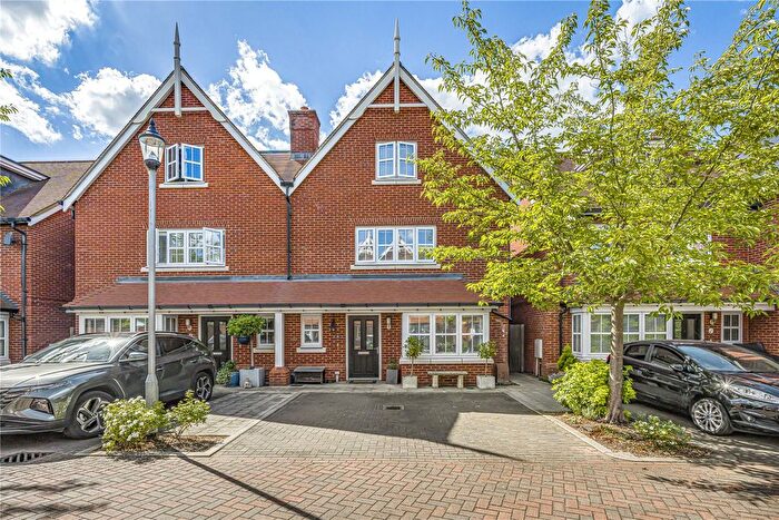 4 Bedroom Semi Detached House For Sale In Walton On Thames, KT12