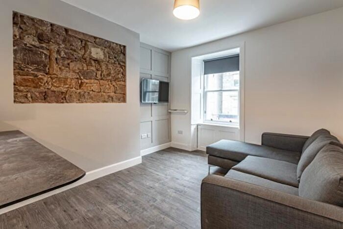 4 Bedroom Flat To Rent In Nicolson Street, Edinburgh, EH8