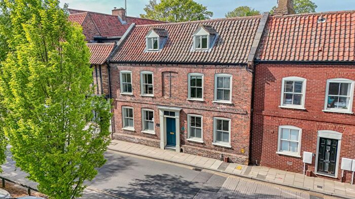 4 Bedroom Town House For Sale In St. Nicholas Street, King's Lynn, Norfolk, PE30