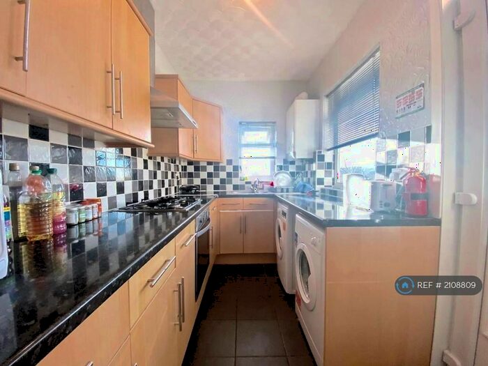 4 Bedroom Terraced House To Rent In City Road, Sheffield, S2