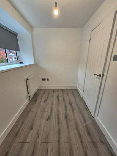 2 Bedroom Apartment To Rent In Rochford Close, Broxbourne, EN10