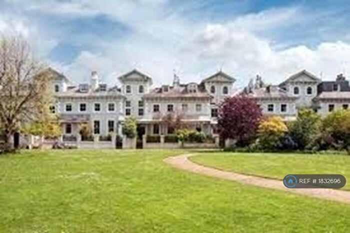 1 Bedroom Flat To Rent In Park Crescent, Brighton, BN2