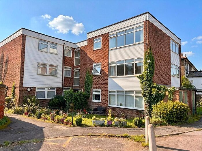 2 Bedroom Flat For Sale In Tower Court, Tower Hill, Brentwood, CM14