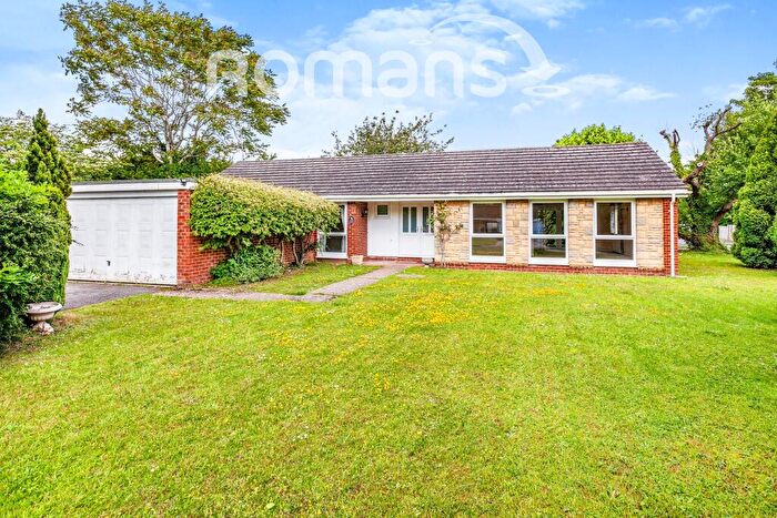 4 Bedroom Bungalow To Rent In Maidenhead Court Park, Maidenhead, SL6