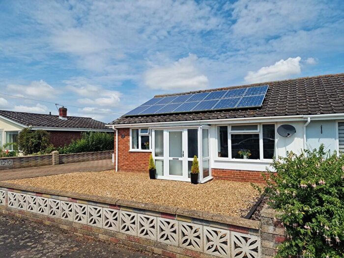 3 Bedroom Semi-Detached Bungalow For Sale In Lovat Close, Harleston, IP20