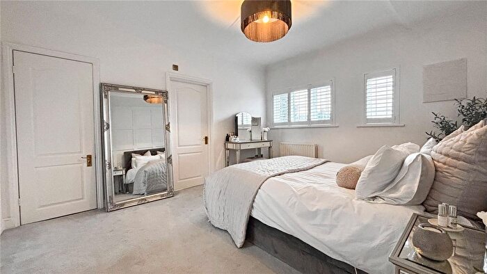 2 Bedroom Flat To Rent In Carden Avenue, Brighton, Sussex, BN1