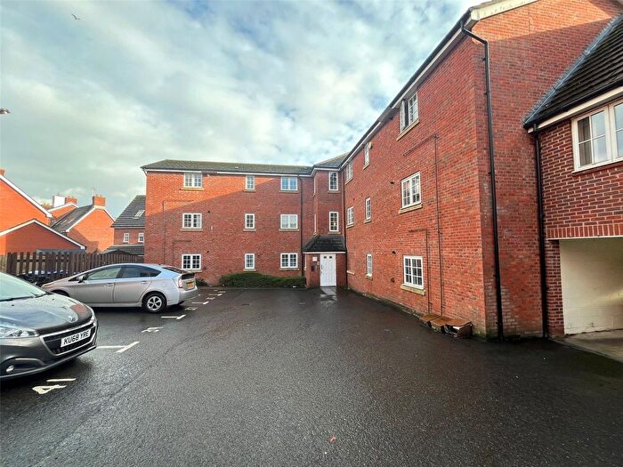 2 Bedroom Flat For Sale In Hardwick Hall Way, Daventry, Northamptonshire, NN11