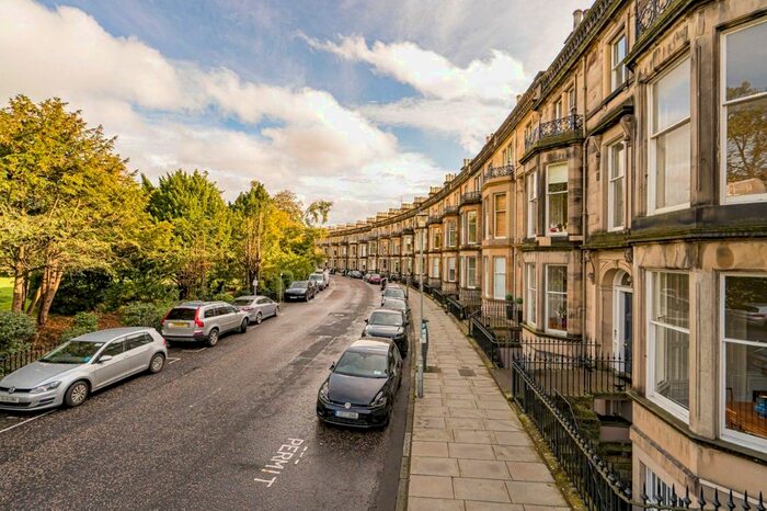 2 Bedroom Flat To Rent In Glencairn Crescent, Edinburgh, EH12