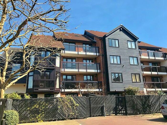 2 Bedroom Apartment To Rent In Cadland Court, Ocean Village, Southampton, SO14