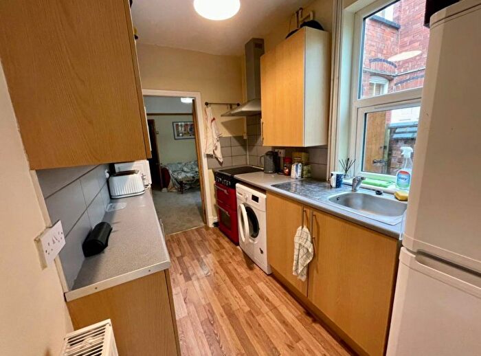 3 Bedroom Terraced House To Rent In St Leonards Road, Leicester, LE2