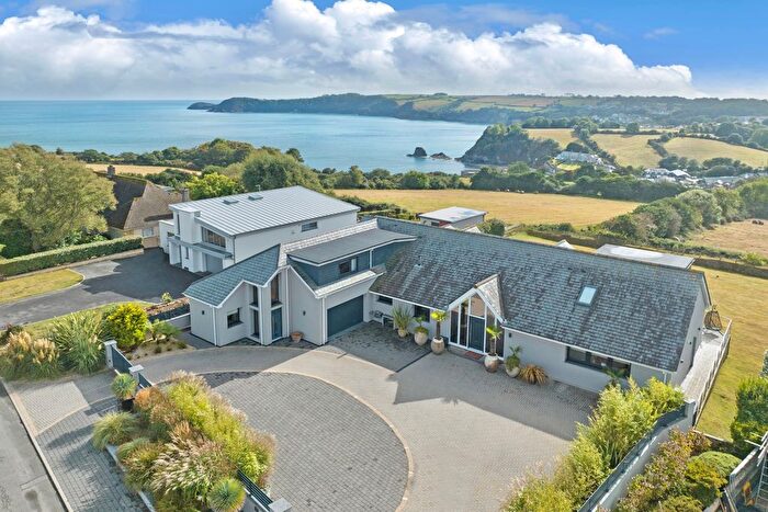 4 Bedroom Detached House For Sale In Sea Road, Carlyon Bay, PL25