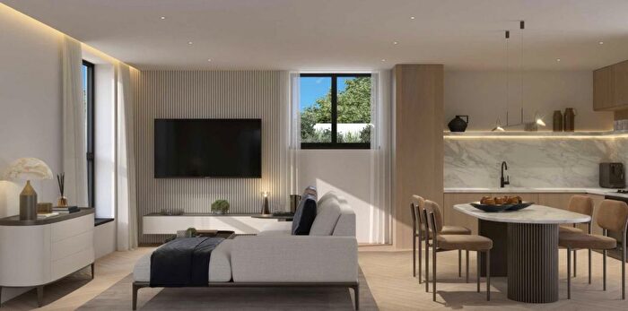 3 Bedroom Flat For Sale In Somerset Road, Ealing, W13