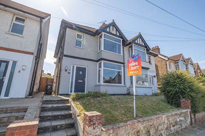 4 Bedroom Semi-detached House For Sale In Mabledon Avenue, Ashford, Kent, TN24