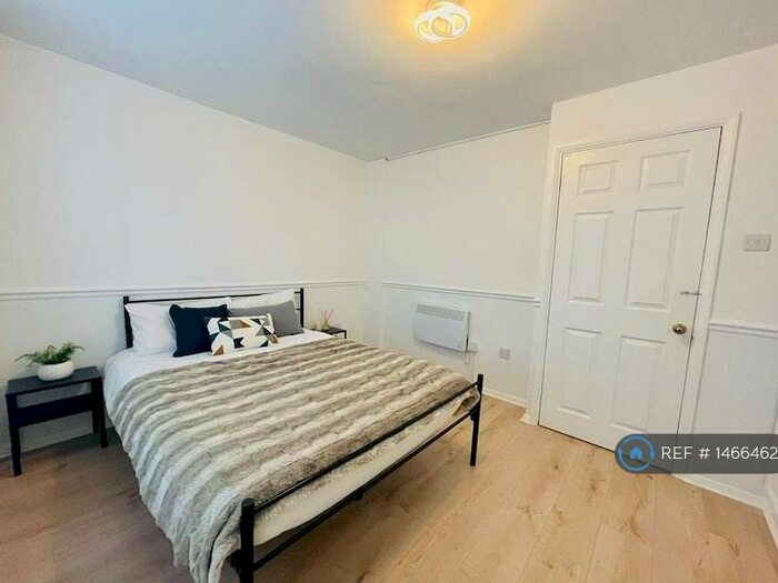 1 Bedroom Flat To Rent In Frazer Close, Romford, RM1