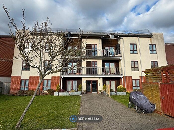 2 Bedroom Flat To Rent In Cheviot Court, London, N20