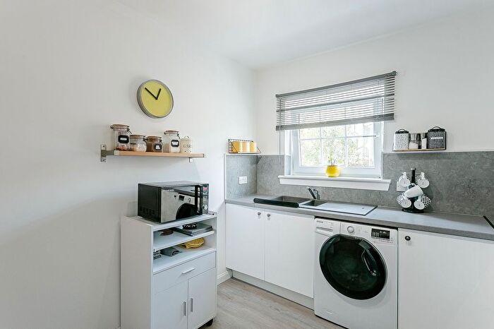 2 Bedroom Flat For Sale In Sheriff Bank, Edinburgh, EH6