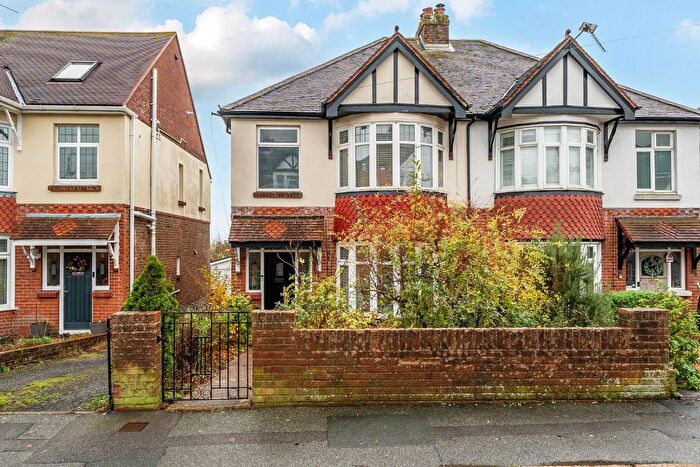 4 Bedroom Semi-detached House For Sale In Colville Road, Drayton, Portsmouth, PO6