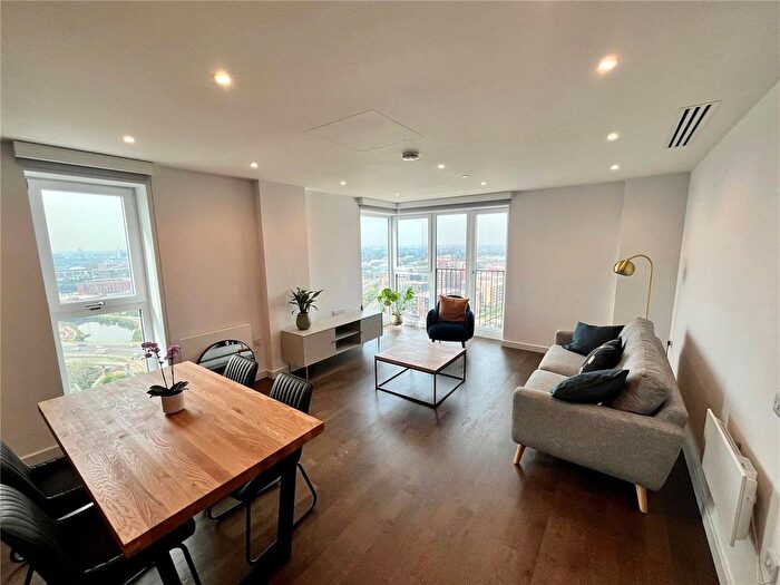 2 Bedroom Flat To Rent In Novella, Stanley Street, M3