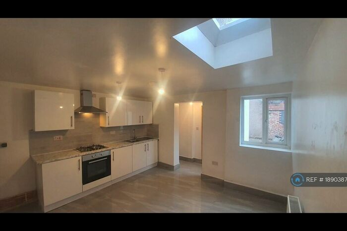 4 Bedroom Terraced House To Rent In Credon Road, London, E13