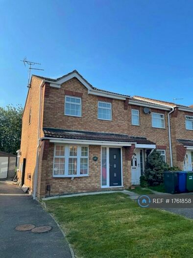 3 Bedroom End Of Terrace House To Rent In Lingfield Close, Saxilby, Lincoln, LN1