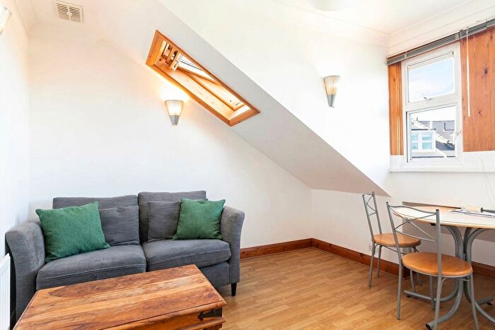 2 Bedroom Flat To Rent In Burnley Road, London, NW10