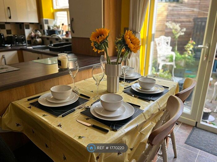 3 Bedroom Semi-Detached House To Rent In Jubilee Way, Todmorden, OL14