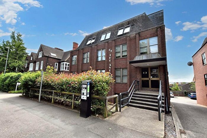 1 Bedroom Flat For Sale In The Avenue, Cliftonville, Northampton, NN1