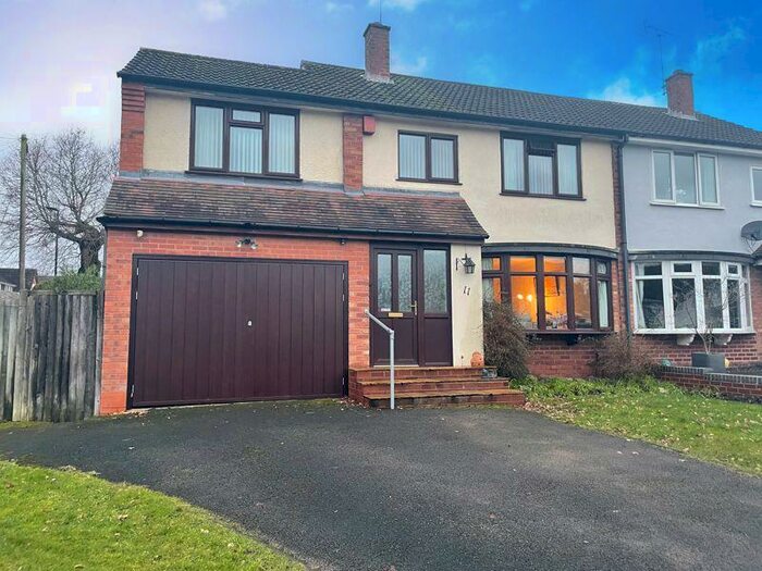 Houses for sale & to rent in B75 6HY, Birch Drive, Sutton Trinity