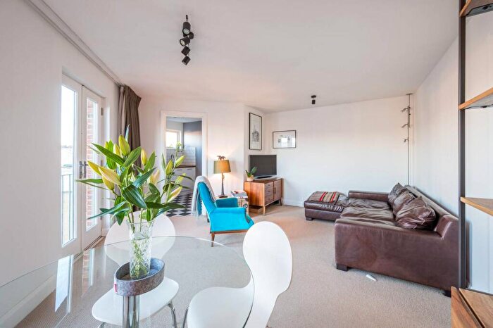 1 Bedroom Flat To Rent In Durward Street, , Whitechapel, London, E1