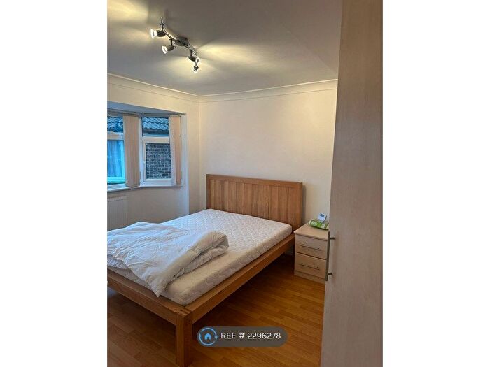 5 Bedroom Semi-Detached House To Rent In Radcliffe Avenue, Chaddesden, Derby, DE21
