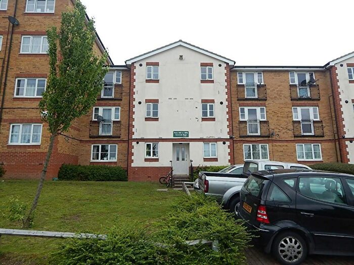 2 Bedroom Flat To Rent In Kingsway, Luton, Bedfordshire, LU4