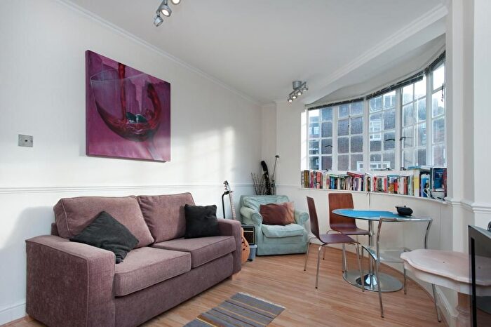 1 Bedroom Flat To Rent In Chelsea Cloisters, Sloane Avenue, Chelsea, London, SW3