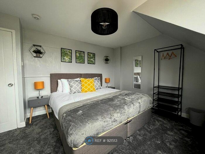 3 Bedroom Semi-Detached House To Rent In Thirlmere Avenue, Tilehurst, Reading, RG30