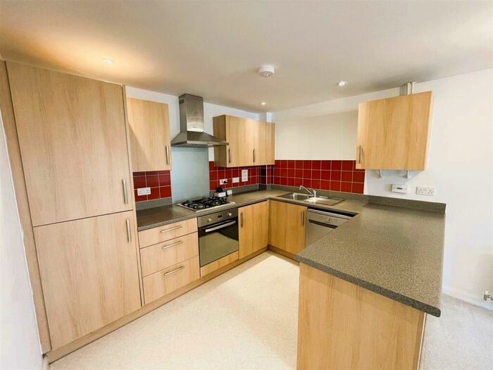 2 Bedroom Apartment To Rent In White's Way, Hedge End, SO30