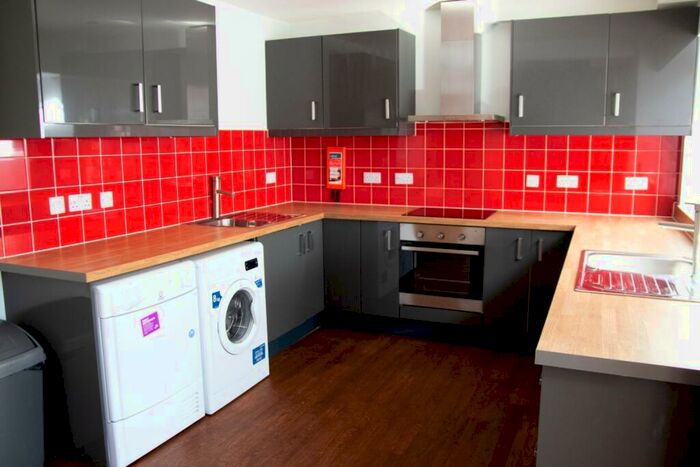 7 Bedroom Semi Detached House To Rent In Lichen Green, Canley, Coventry, CV4