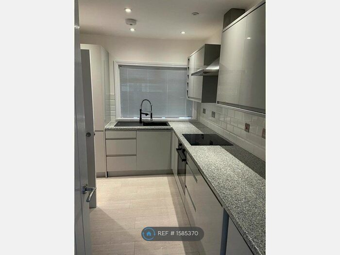 3 Bedroom Bungalow To Rent In Golf Green Road, Jaywick, Clacton-On-Sea, CO15