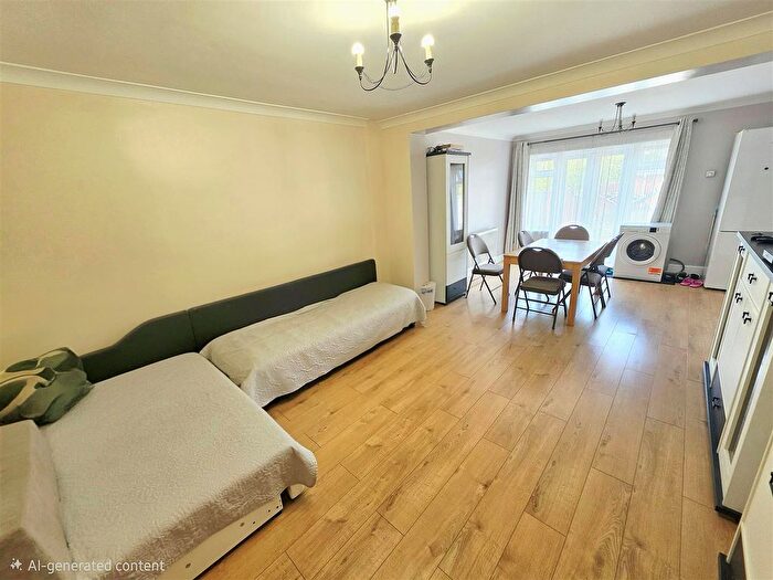 3 Bedroom Semi-Detached House To Rent In Reynolds Road, Hayes, UB4