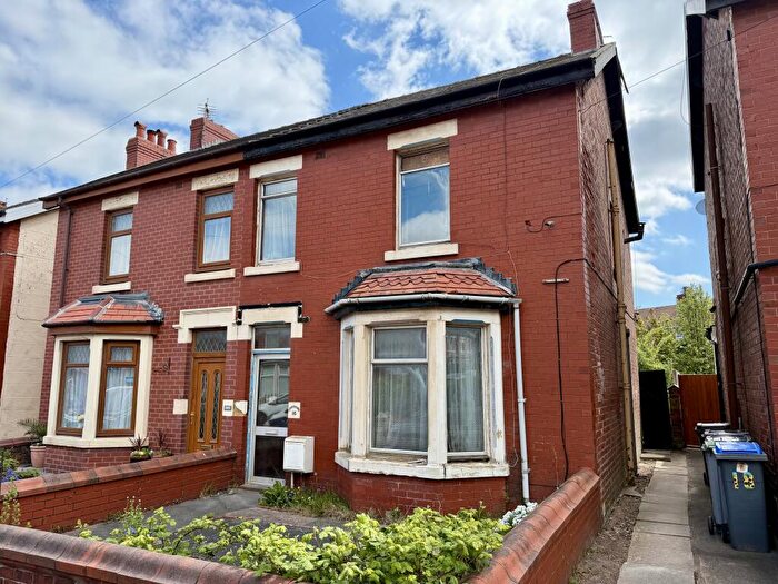 3 Bedroom Semi-Detached House For Sale In Kirkham Avenue, Blackpool, FY1